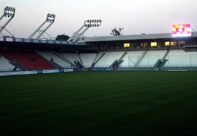 Jedna z trybun obiektu przy ulicy Kałuży